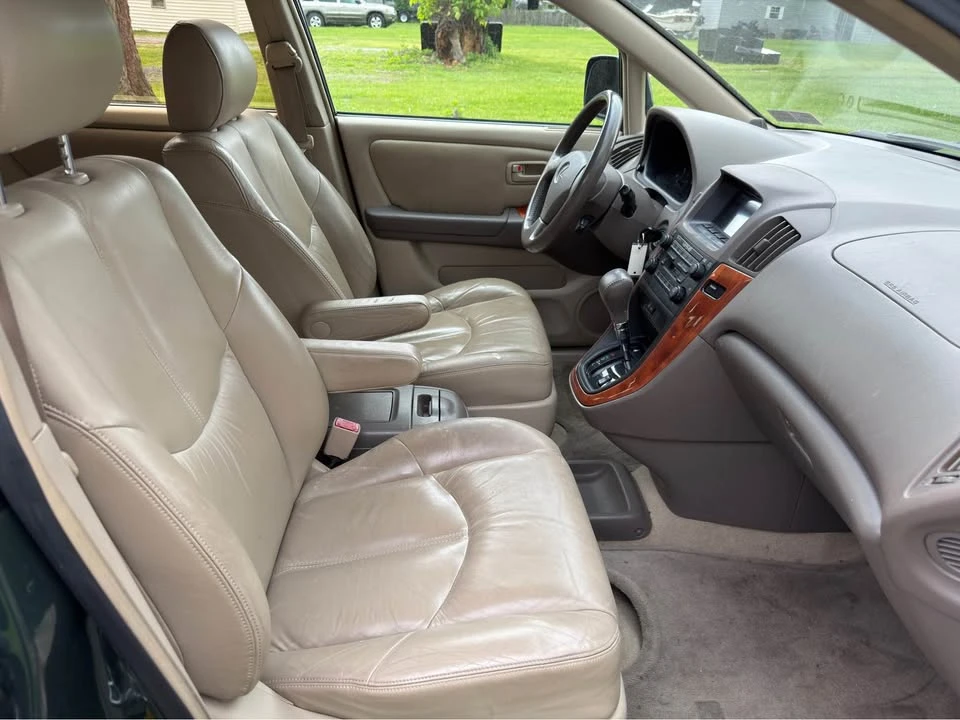 1999 Lexus RX 1st Gen - Image 10 of 15