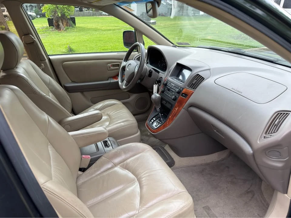 1999 Lexus RX 1st Gen - Image 9 of 15