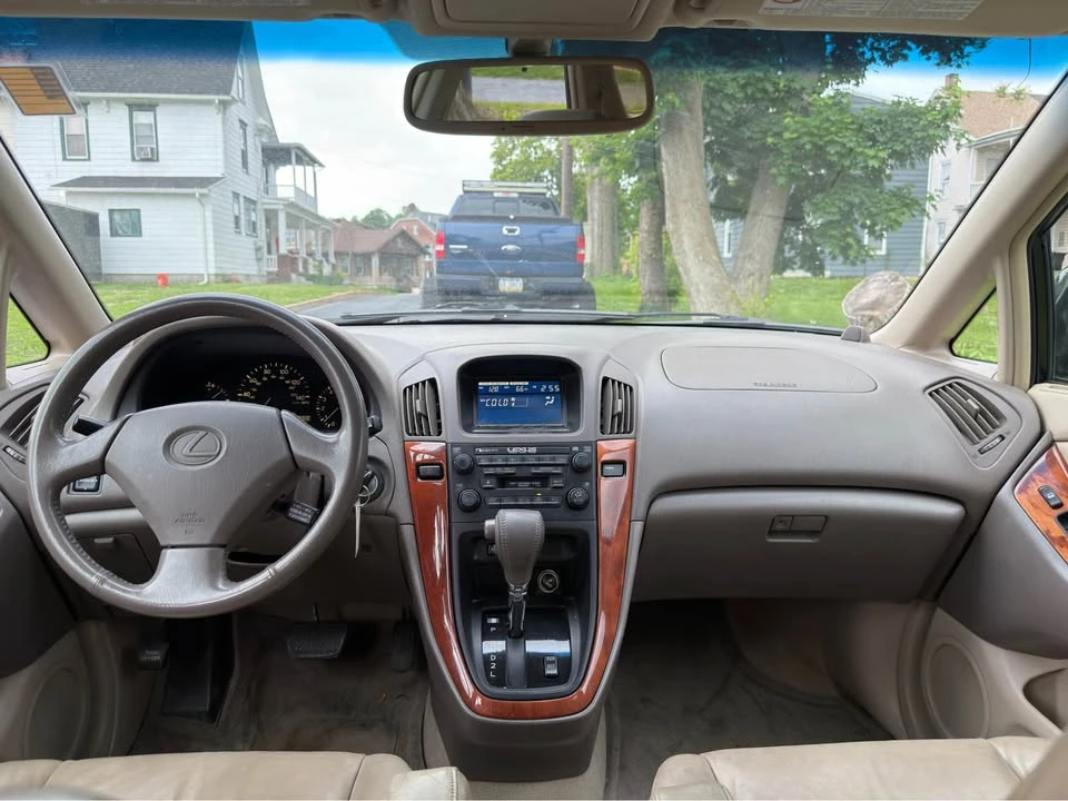 1999 Lexus RX 1st Gen - Image 8 of 15
