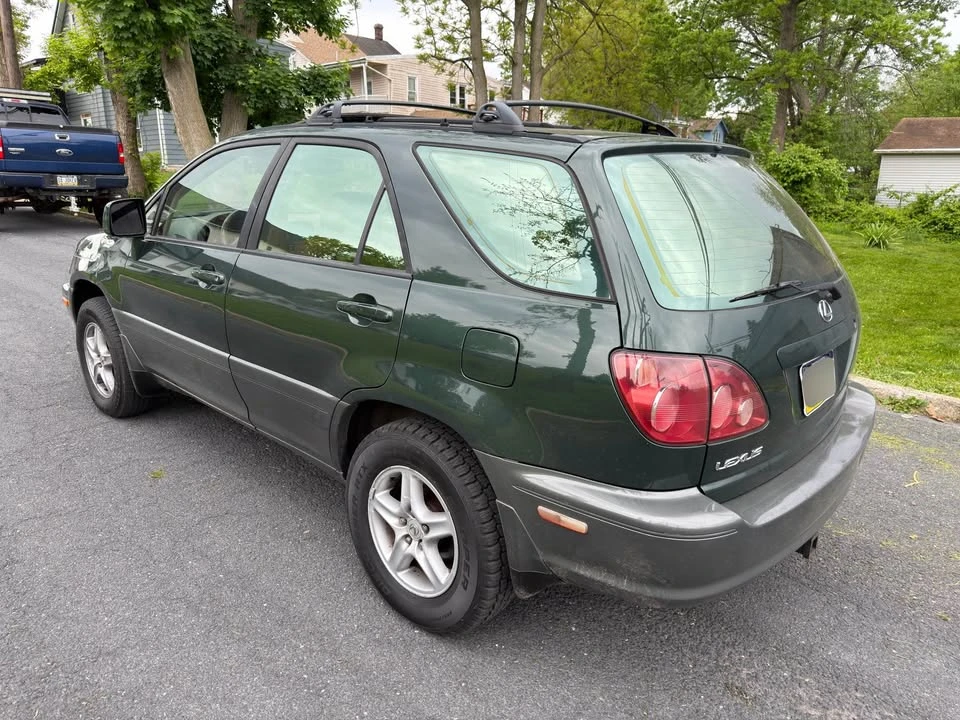 1999 Lexus RX 1st Gen - Image 4 of 15