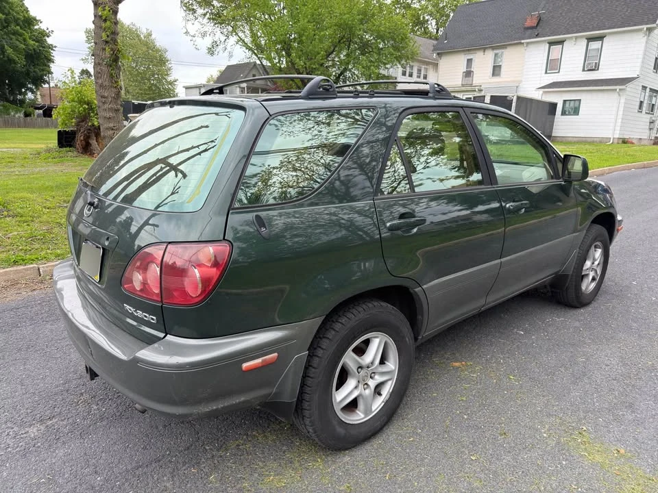 1999 Lexus RX 1st Gen - Image 5 of 15