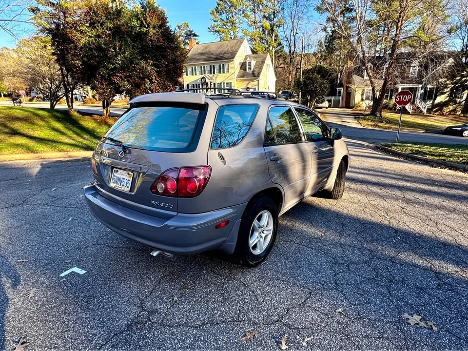 1999 Lexus RX - Image 6 of 9