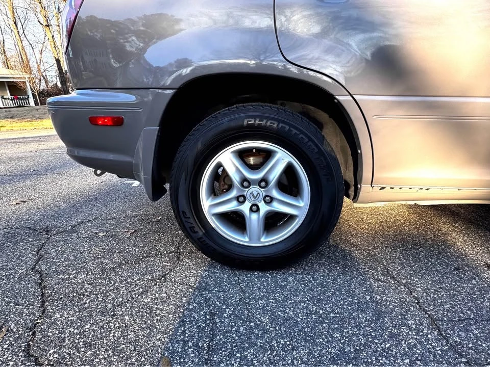 1999 Lexus RX - Image 4 of 9