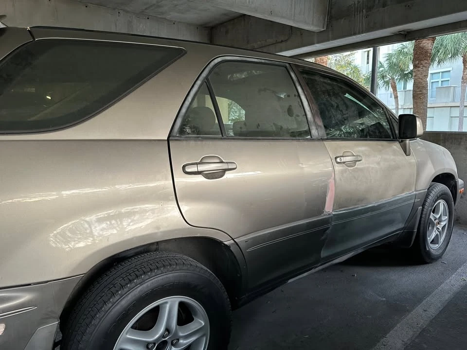 1999 Lexus RX 1st Gen - Image 5 of 8