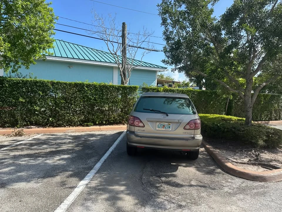 1999 Lexus RX 1st Gen - Image 4 of 8