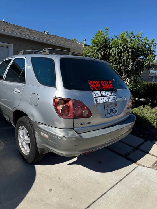 1999 Lexus RX 1st Gen - Image 3 of 3