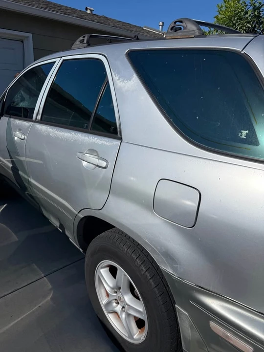 1999 Lexus RX 1st Gen - Image 2 of 3