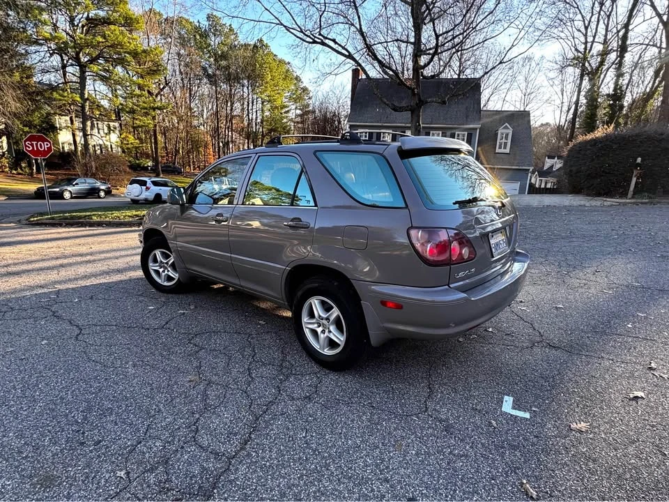 1999 Lexus RX 1st Gen - Image 7 of 9