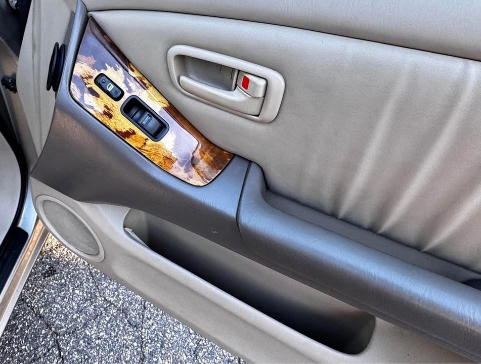 1999 Lexus RX 1st Gen - Image 9 of 9