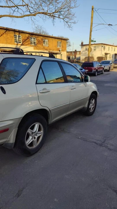 1999 Lexus RX 1st Gen - Image 5 of 5