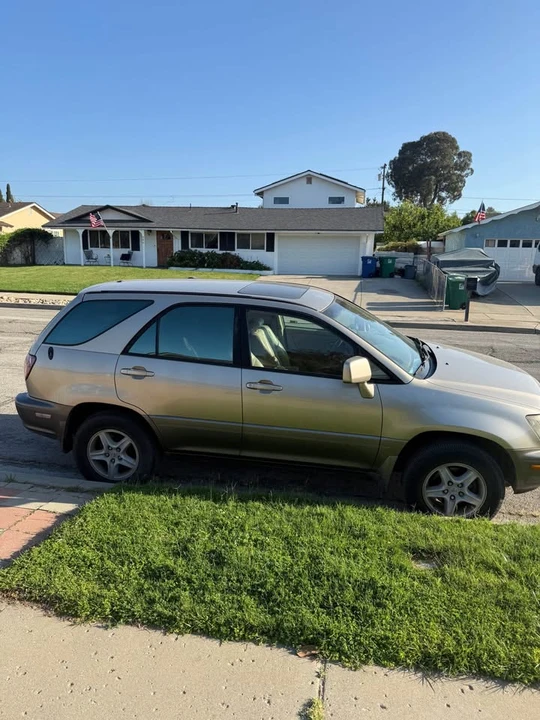1999 Lexus RX 1st Gen - Image 2 of 10