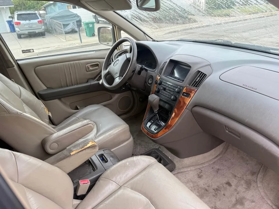 1999 Lexus RX 1st Gen - Image 5 of 10