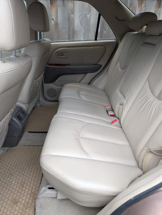 1999 Lexus RX 1st Gen - Image 5 of 8