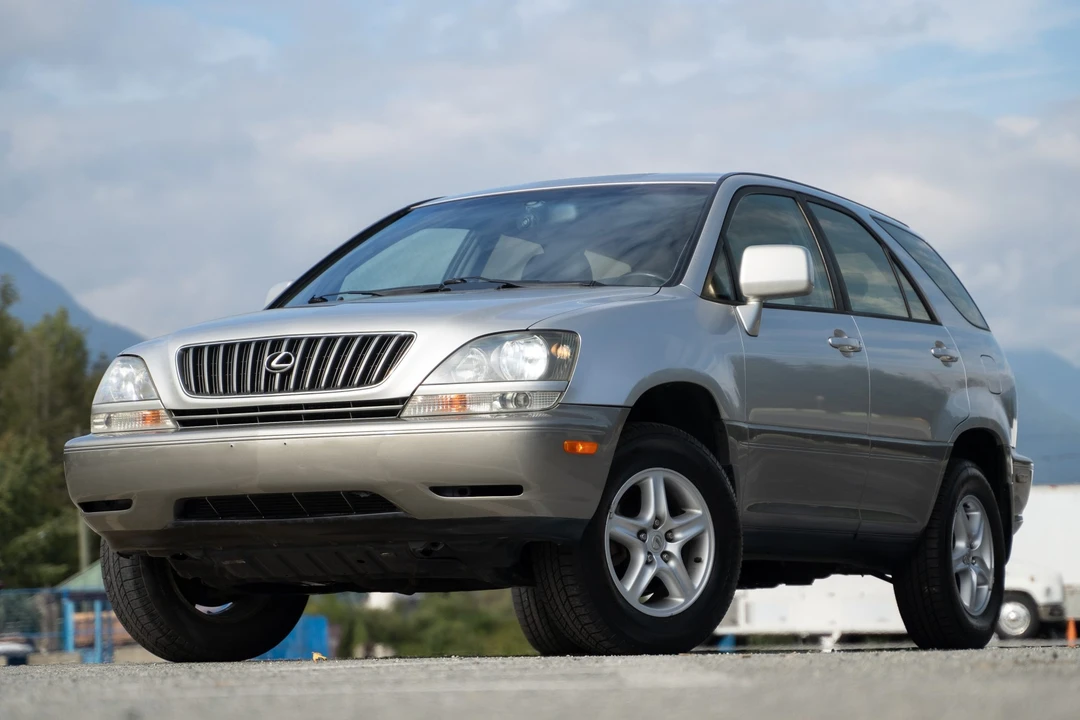 1999 Lexus RX 1st Gen - Image 5 of 31