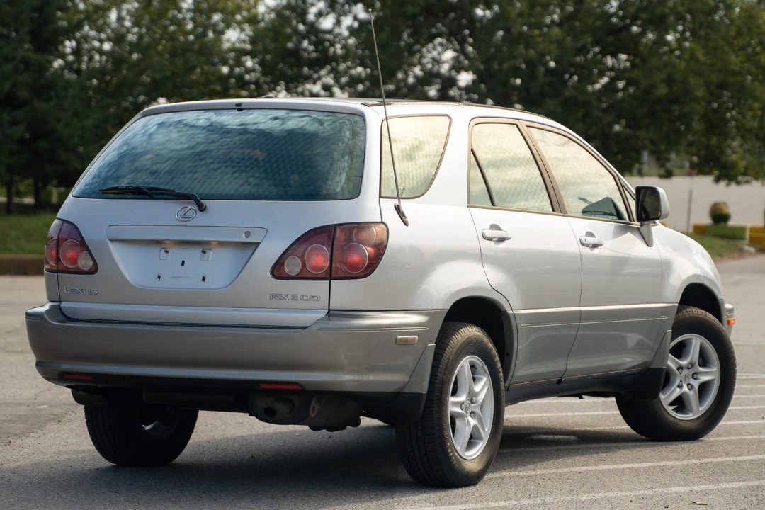 1999 Lexus RX 1st Gen - Image 20 of 31