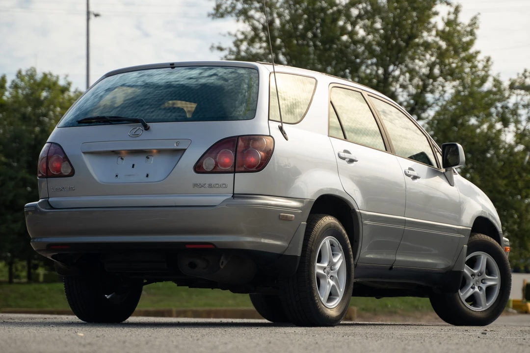 1999 Lexus RX 1st Gen - Image 21 of 31