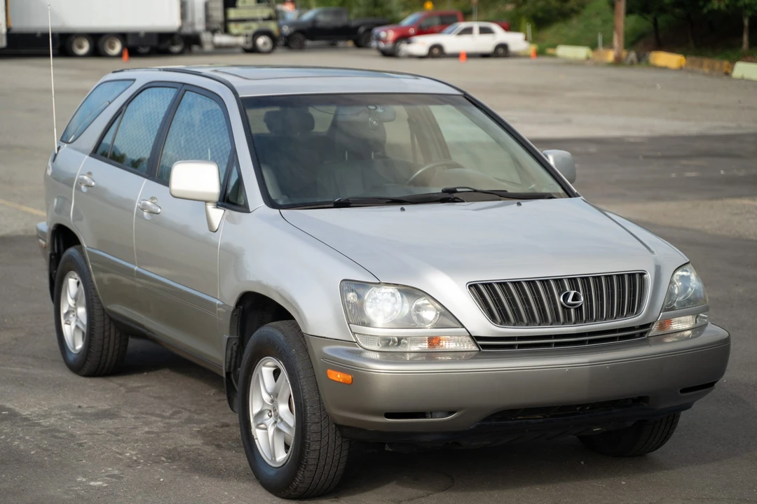 1999 Lexus RX 1st Gen - Image 12 of 31