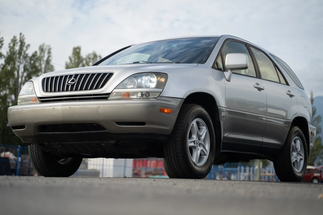 1999 Lexus RX 1st Gen - Image 4 of 31