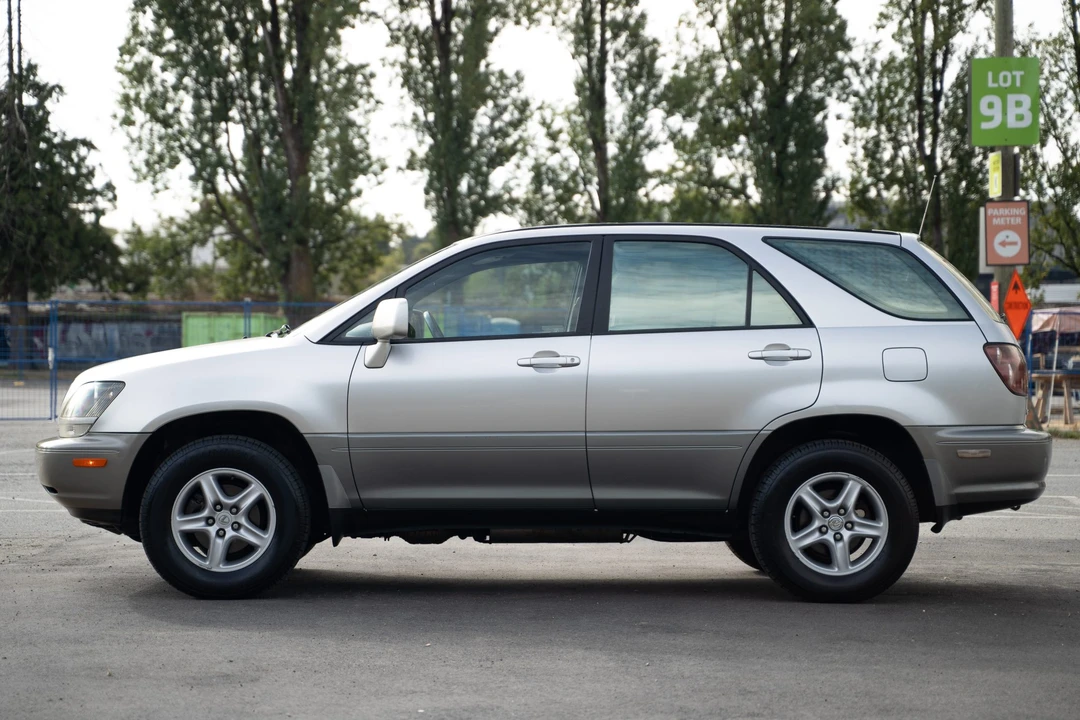 1999 Lexus RX 1st Gen - Image 28 of 31