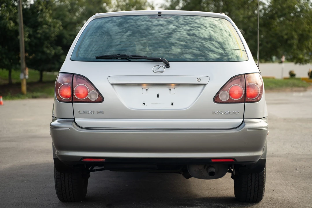 1999 Lexus RX 1st Gen - Image 23 of 31