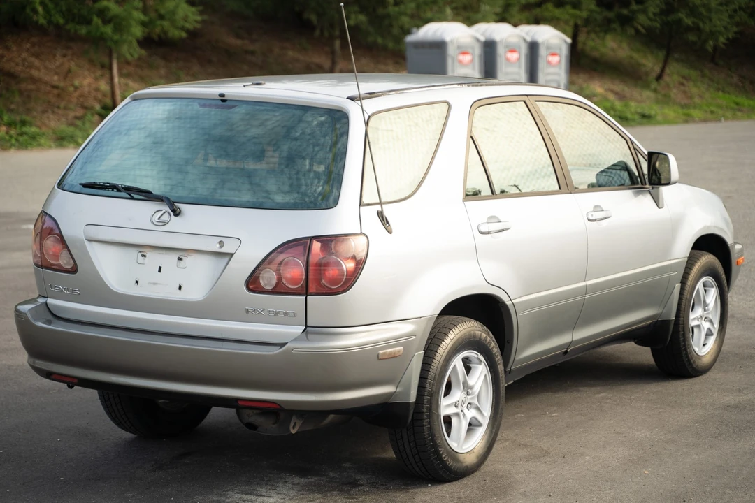 1999 Lexus RX 1st Gen - Image 18 of 31