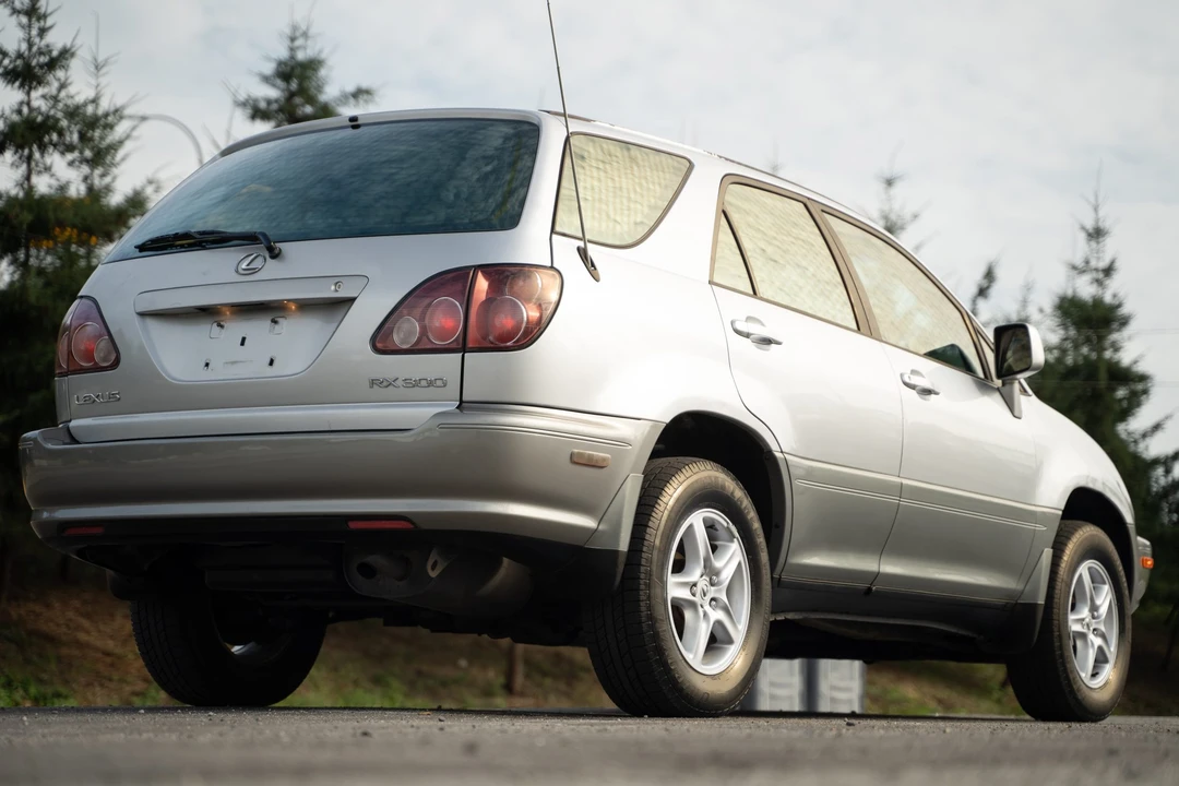 1999 Lexus RX 1st Gen - Image 16 of 31