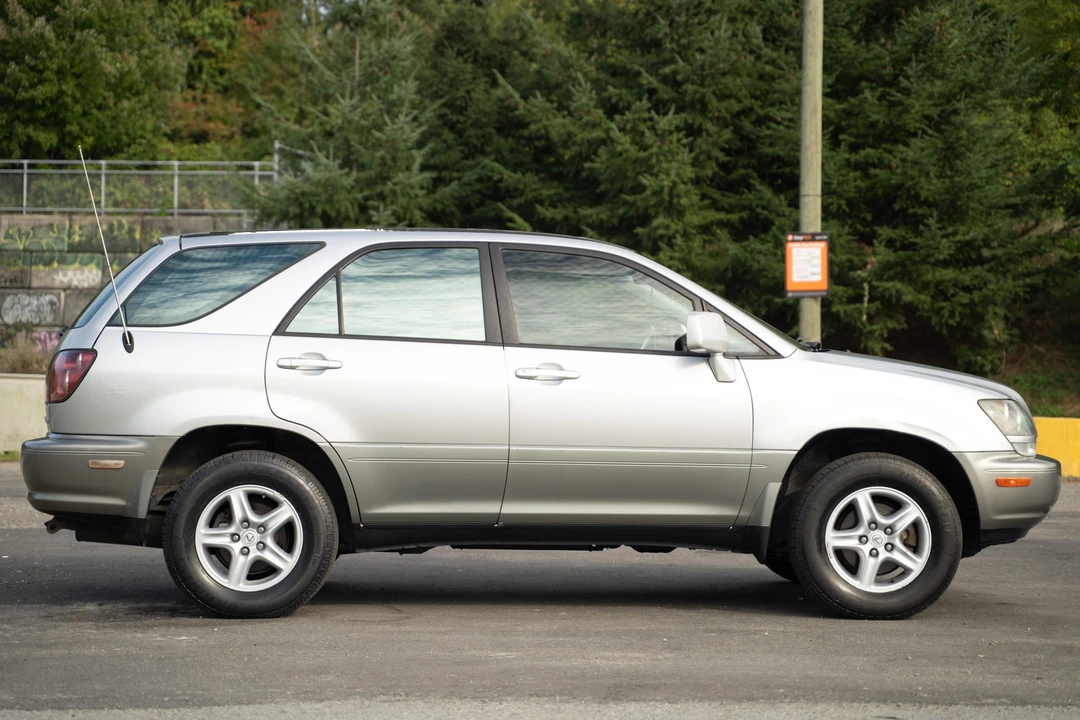 1999 Lexus RX 1st Gen - Image 15 of 31