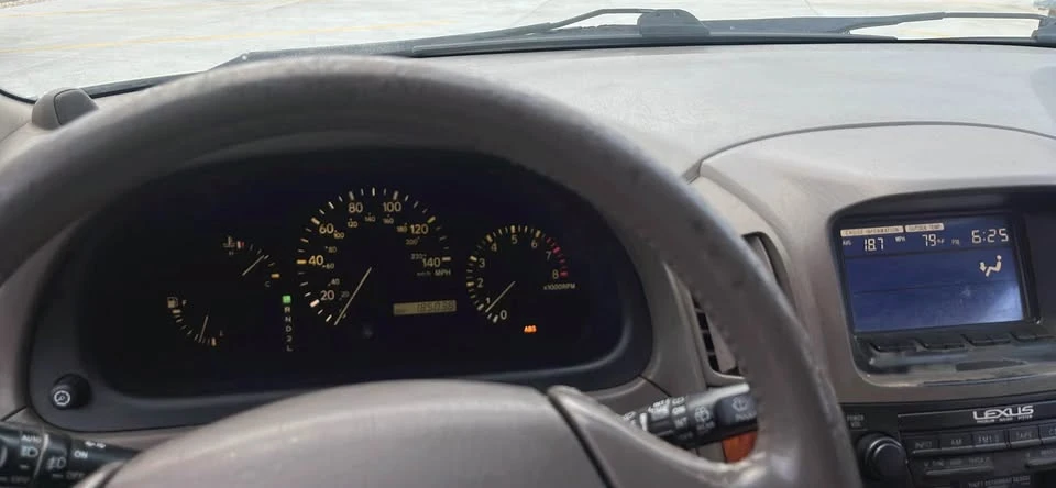 1999 Lexus RX 1st Gen - Image 8 of 9