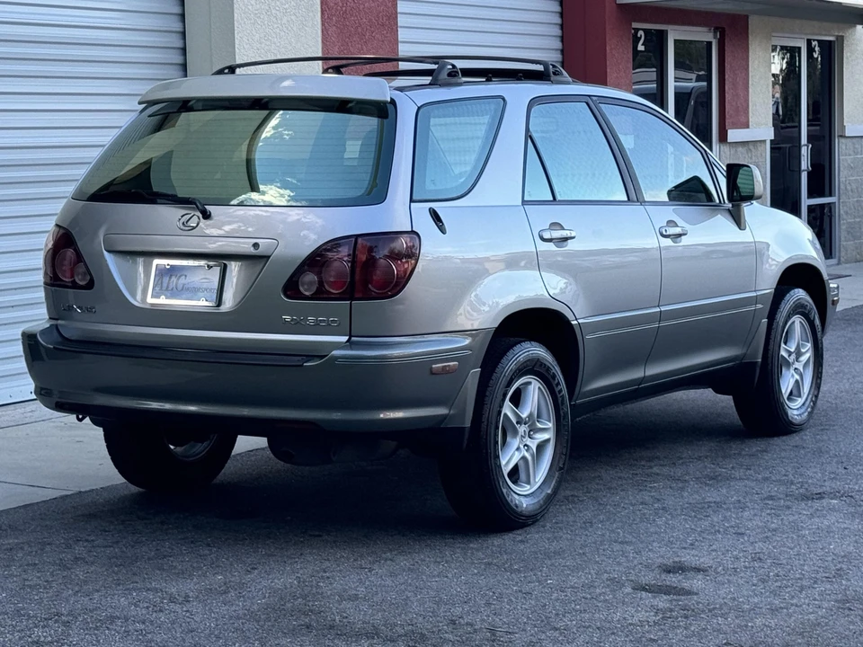 1999 Lexus RX 1st Gen - Image 22 of 31