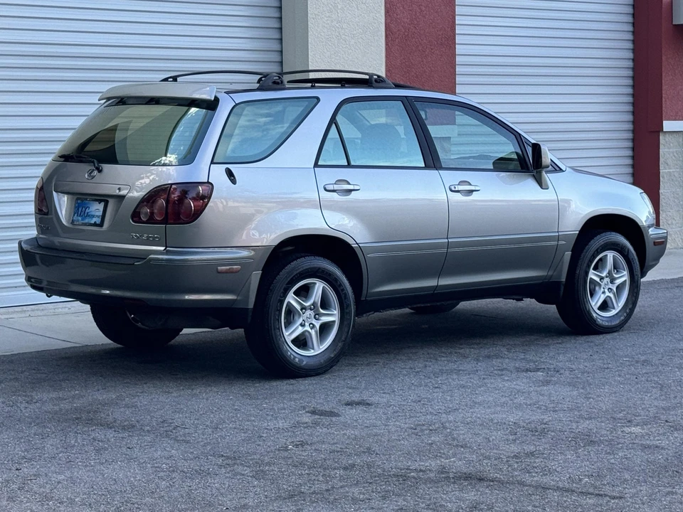 1999 Lexus RX 1st Gen - Image 24 of 31