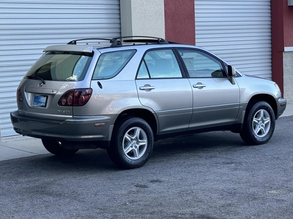 1999 Lexus RX 1st Gen - Image 25 of 31