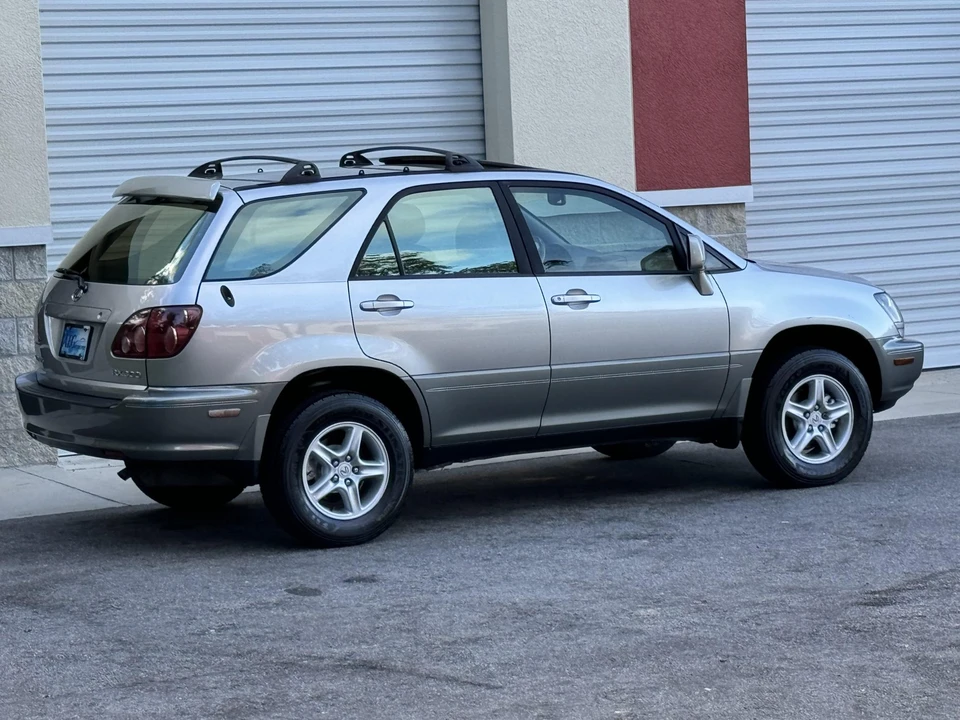 1999 Lexus RX 1st Gen - Image 27 of 31