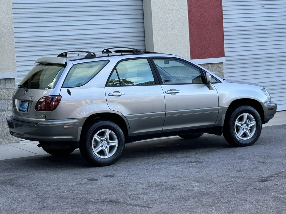 1999 Lexus RX 1st Gen - Image 28 of 31