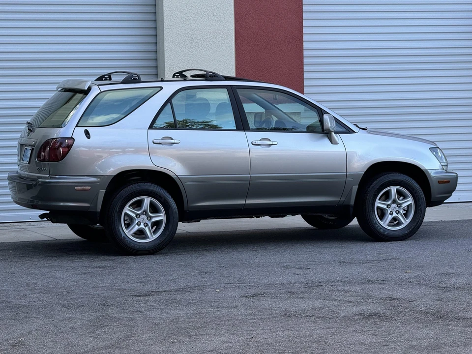 1999 Lexus RX 1st Gen - Image 29 of 31