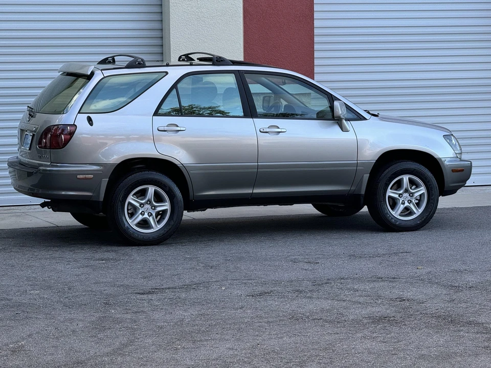 1999 Lexus RX 1st Gen - Image 30 of 31