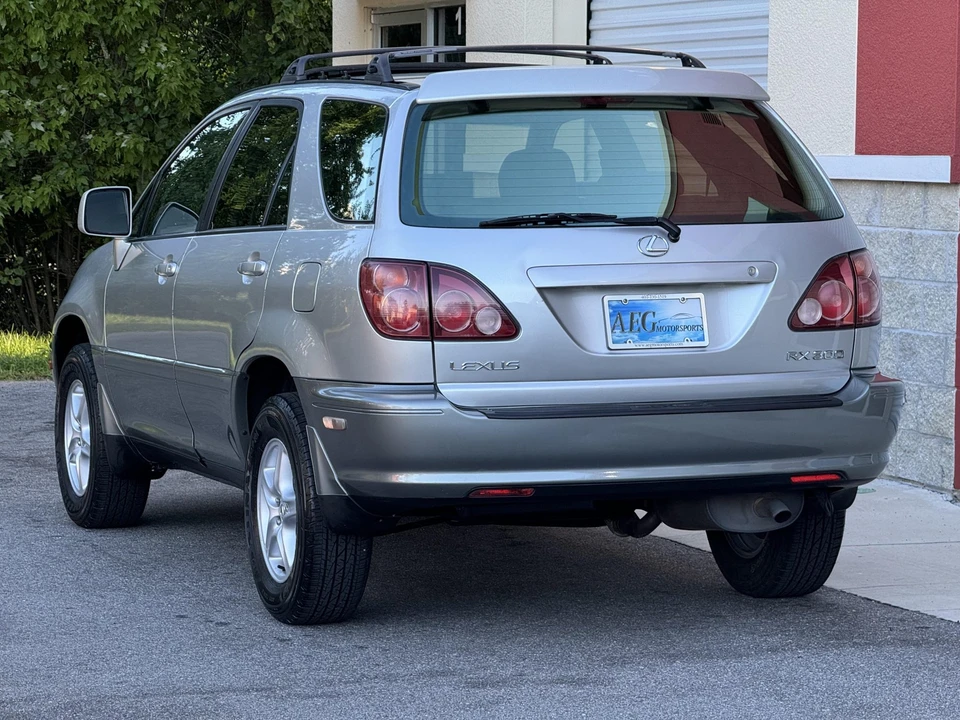 1999 Lexus RX 1st Gen - Image 19 of 31