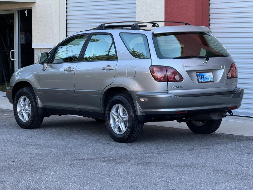 1999 Lexus RX 1st Gen - Image 17 of 31