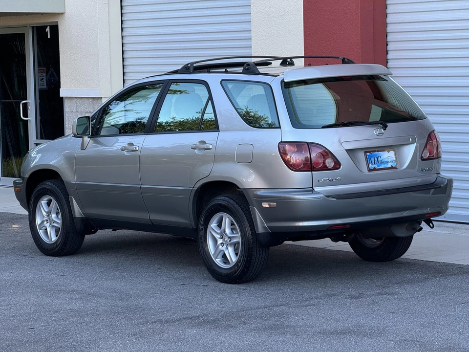 1999 Lexus RX 1st Gen - Image 16 of 31