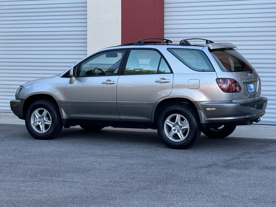 1999 Lexus RX 1st Gen - Image 15 of 31