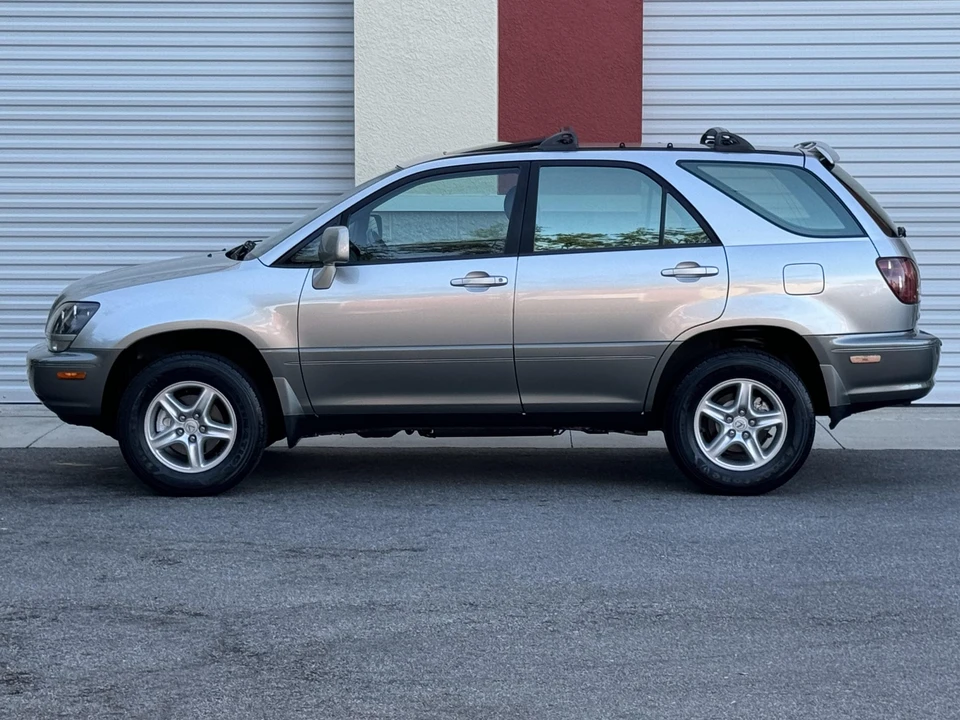 1999 Lexus RX 1st Gen - Image 9 of 31