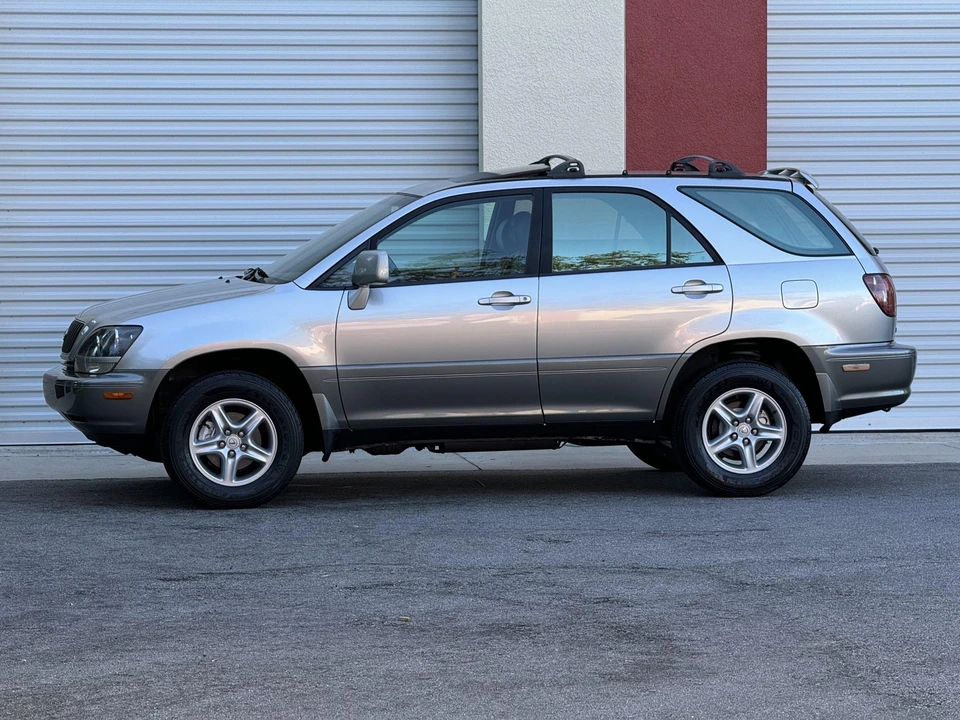 1999 Lexus RX 1st Gen - Image 10 of 31