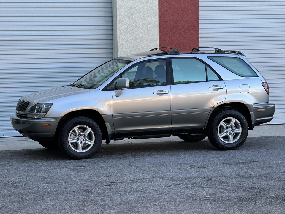 1999 Lexus RX 1st Gen - Image 7 of 31