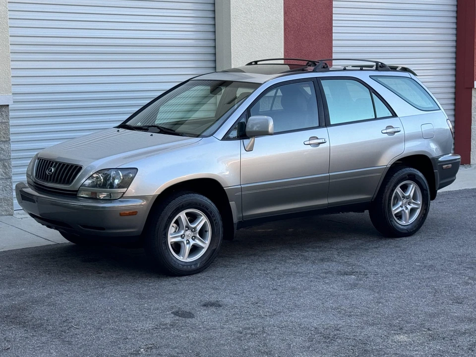 1999 Lexus RX 1st Gen - Image 4 of 31