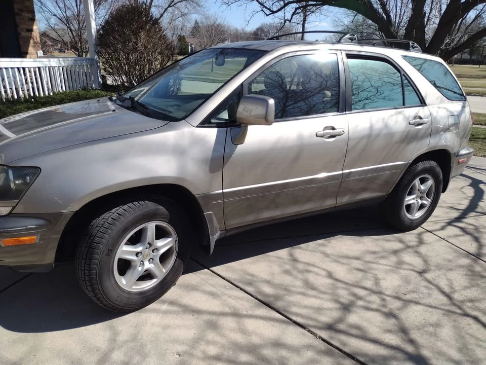 1999 Lexus RX 1st Gen - Image 2 of 9