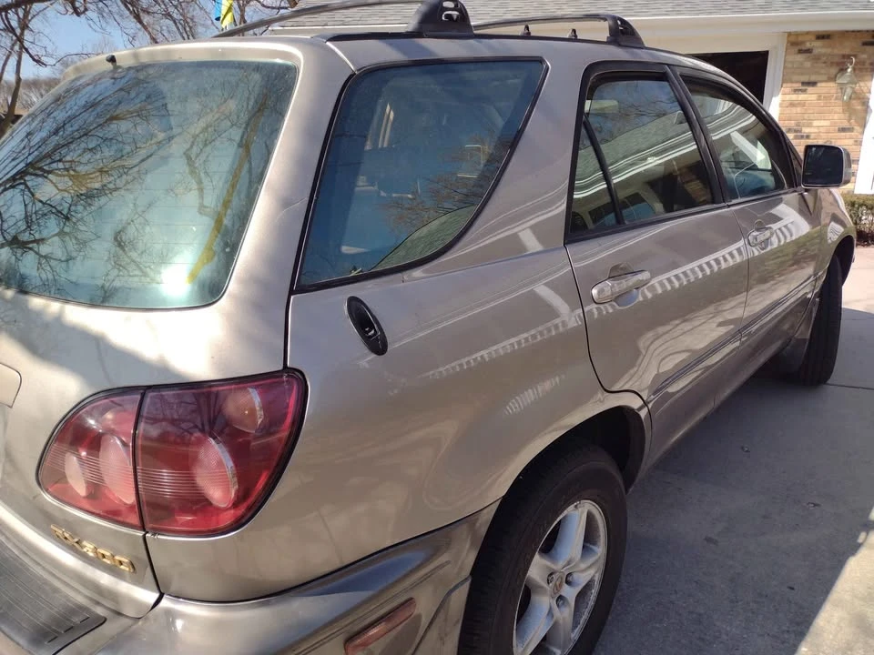 1999 Lexus RX 1st Gen - Image 5 of 9