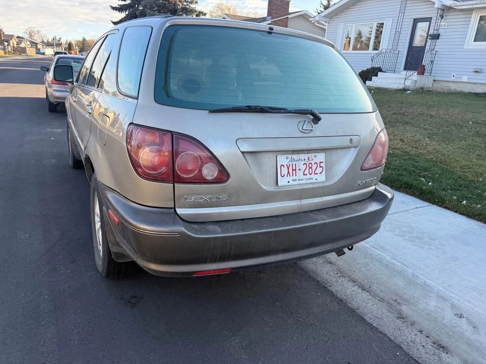 1999 Lexus RX 1st Gen - Image 2 of 3