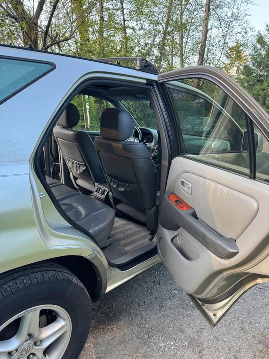 1999 Lexus RX 1st Gen - Image 7 of 10