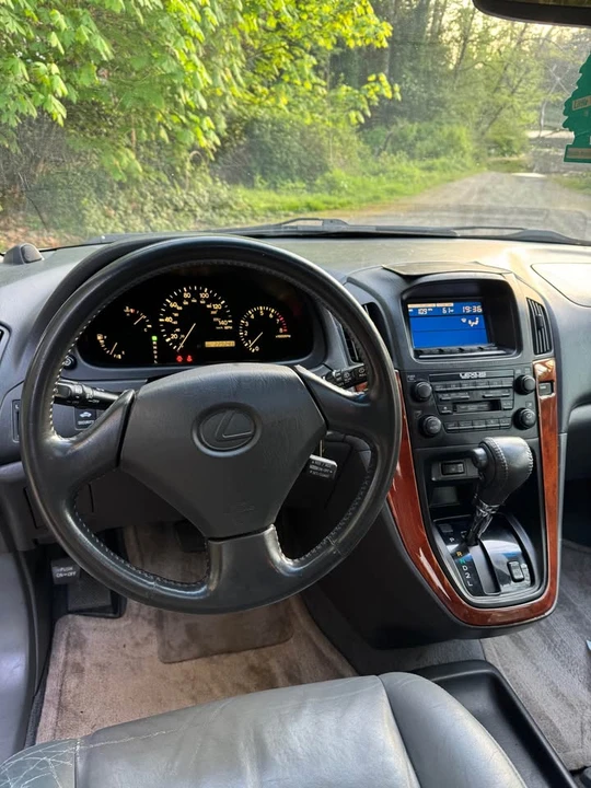 1999 Lexus RX 1st Gen - Image 10 of 10