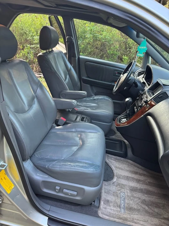 1999 Lexus RX 1st Gen - Image 9 of 10