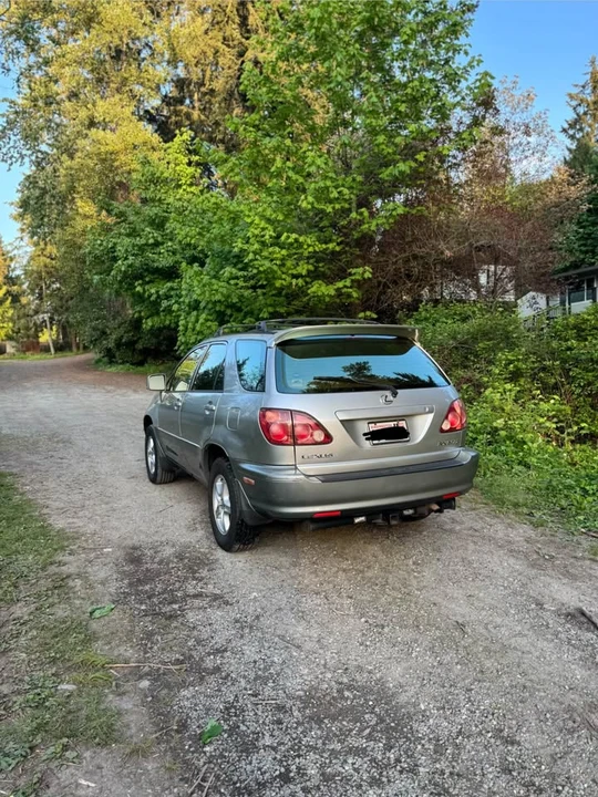 1999 Lexus RX 1st Gen - Image 3 of 10
